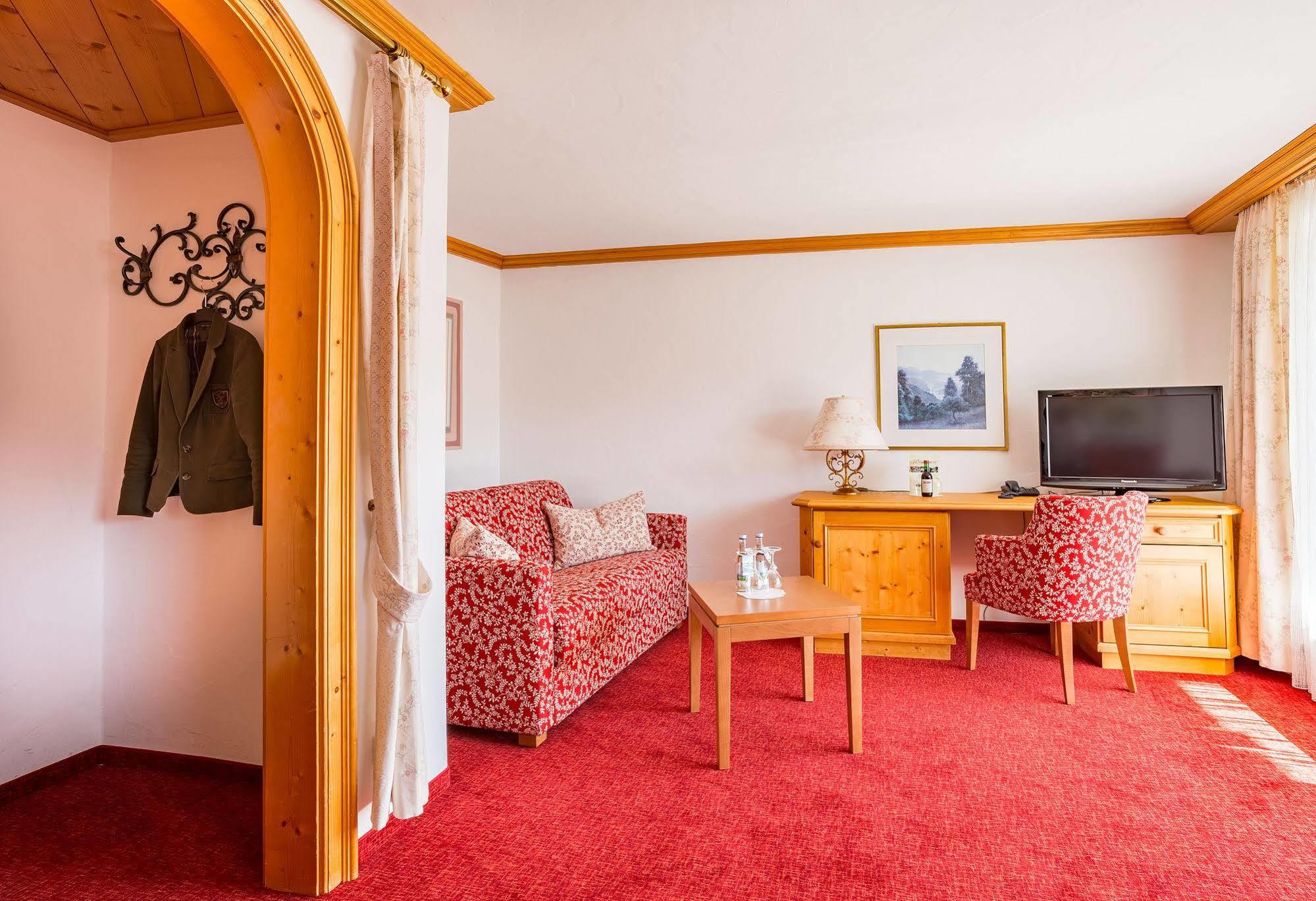 Alpenhotel Oberstdorf - Ein Rovell Hotel מראה חיצוני תמונה