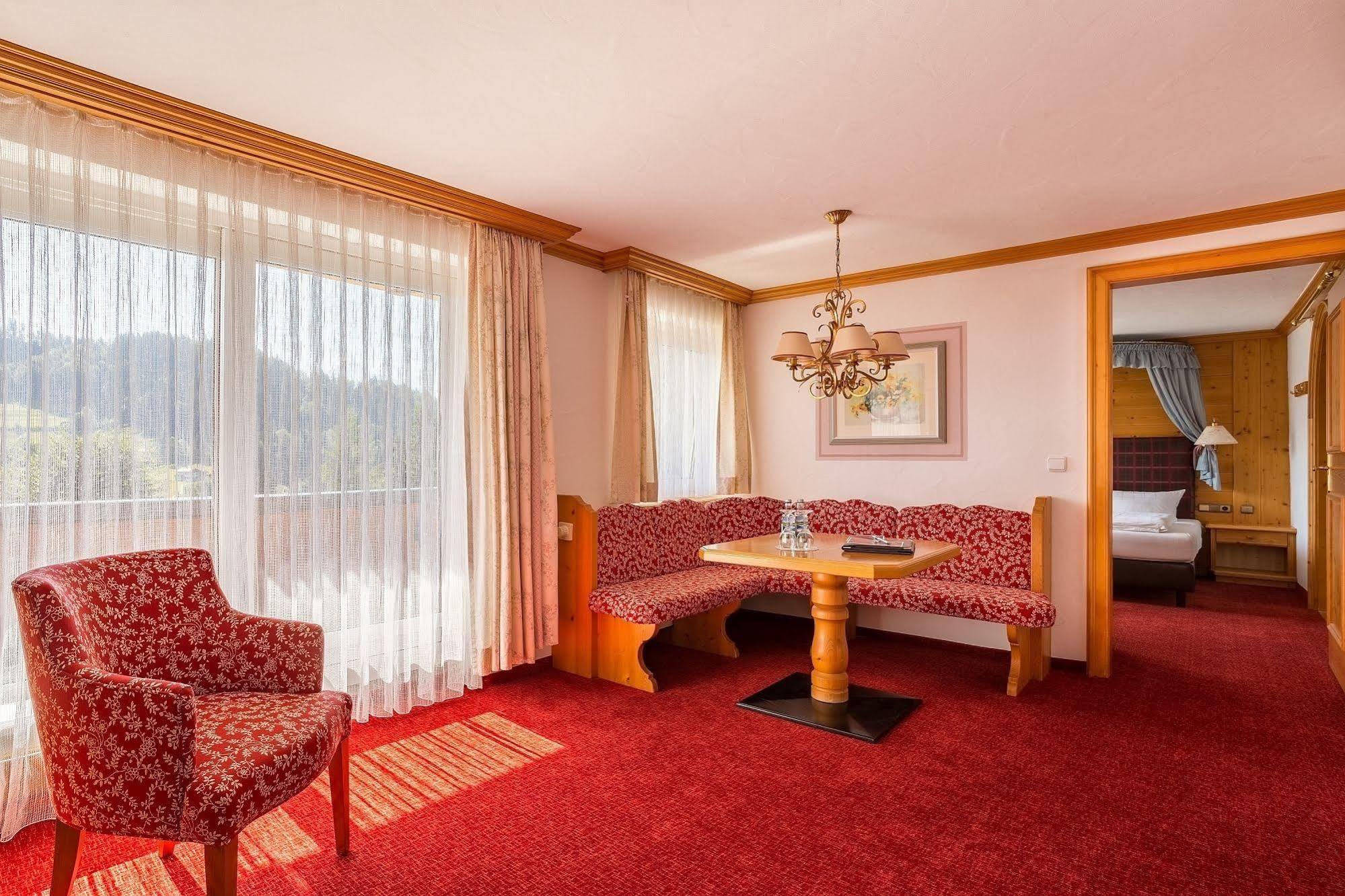 Alpenhotel Oberstdorf - Ein Rovell Hotel מראה חיצוני תמונה